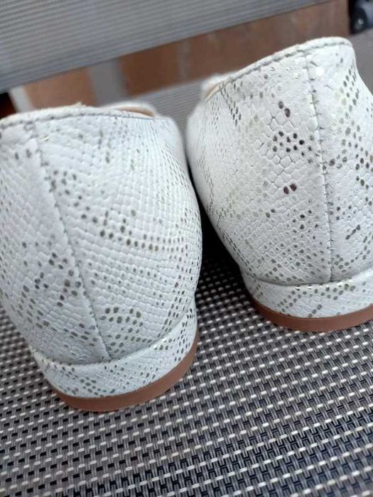 Balerinki lordsy biało srebrne ślub zapato