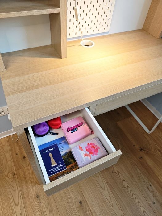 Biurko Micke Ikea + dodatki