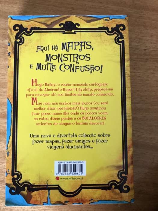 Livro juvenil "Aventuras em alto mar"
