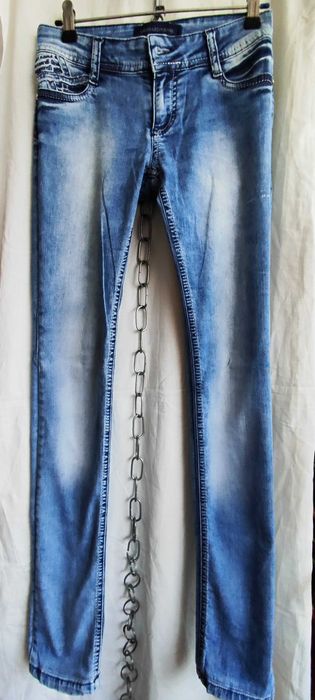 Джинсы  на девочку подростковые