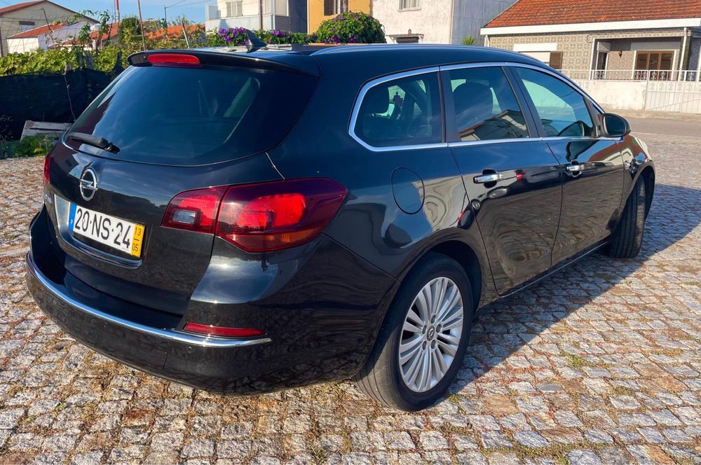 Opel Astra J Sports Tourer Sportive 1.7 CDTI 130HP