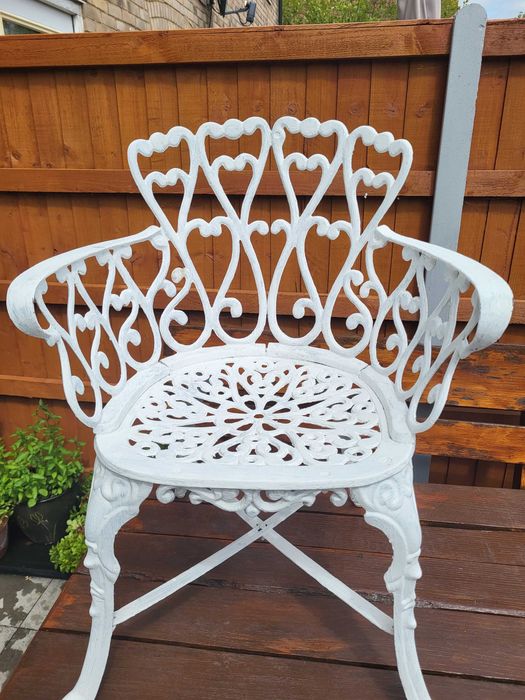 Wyjątkowy zestaw aluminiowych mebli ogrodowych. Styl francuski dworek