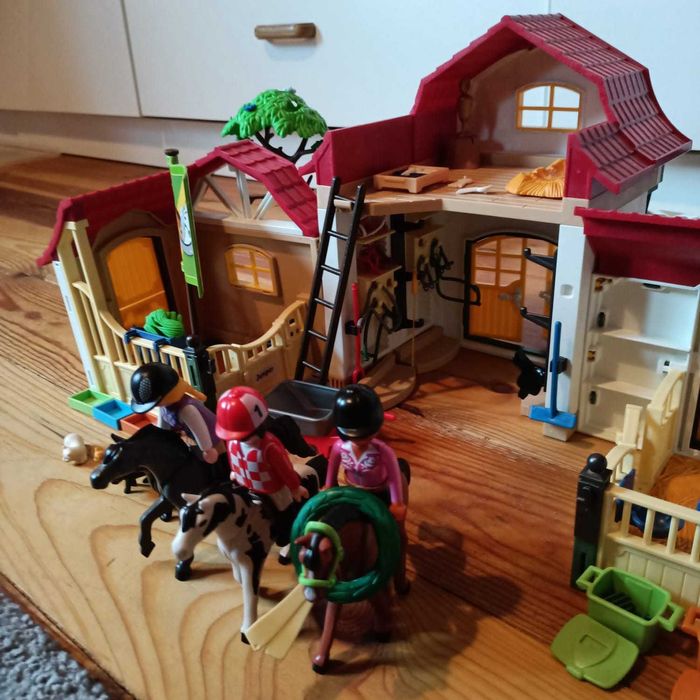 Stajnia Playmobil duża 6926