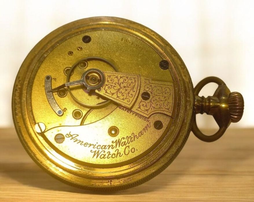 Relógio de bolso, banhado a ouro de 1912-1913.