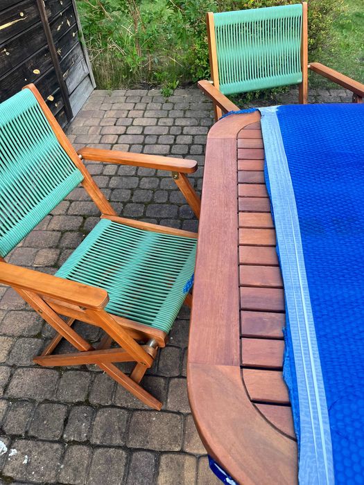 stół ogrodowy i 6 krzeseł