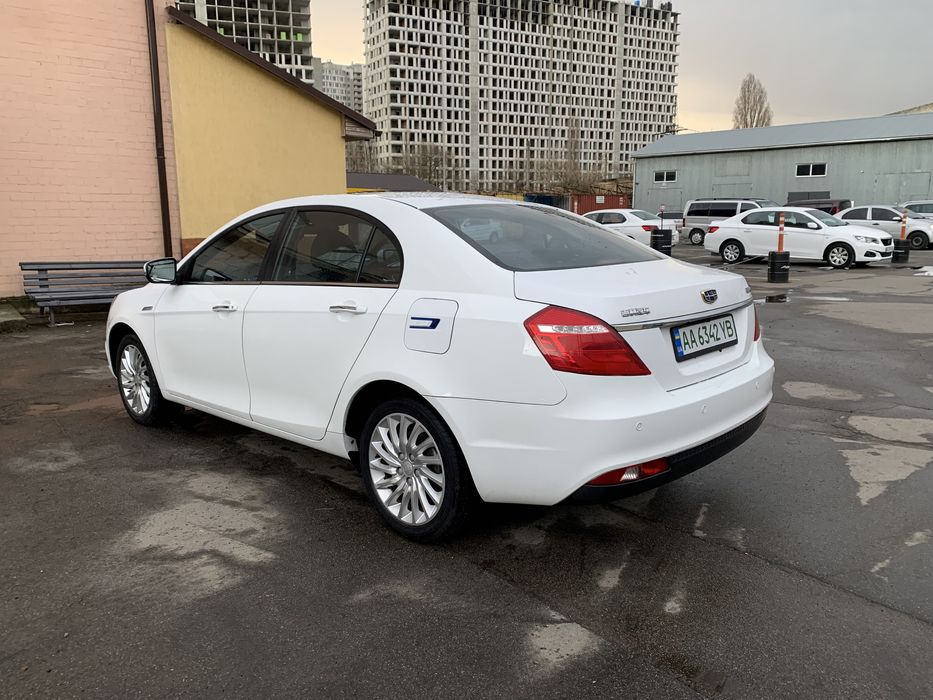 Оренда електромобіля Geely Emgrand EV300