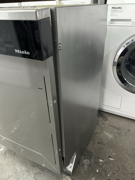 Посудомийна машина Miele G6990 SCi