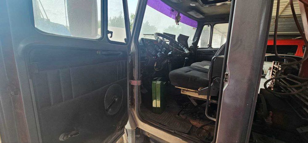 ЗИЛ 5301 (Бичок) 2005 кран-манипулятор