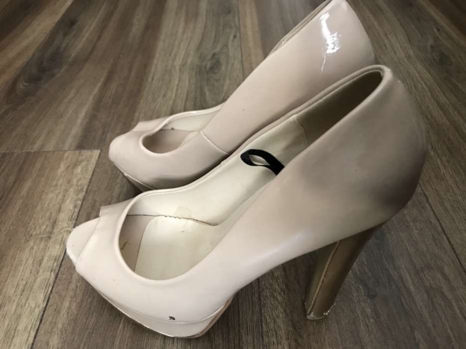 Vendo Sapato salto alto