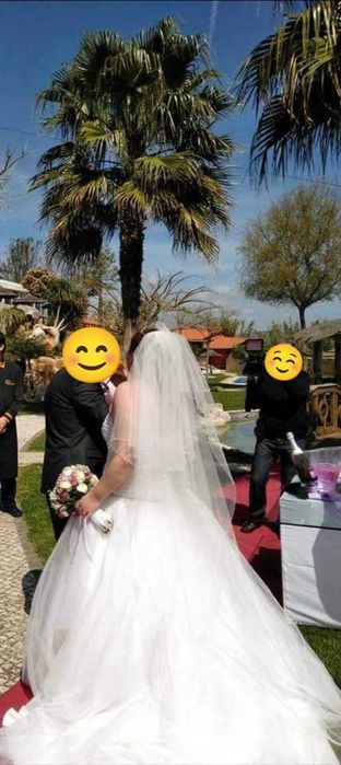 Vestido de noiva + véu + saiote completo 750€ negociável