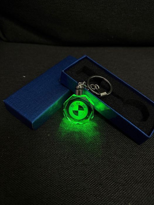 Brelok BMW LED kolory nowy prezent