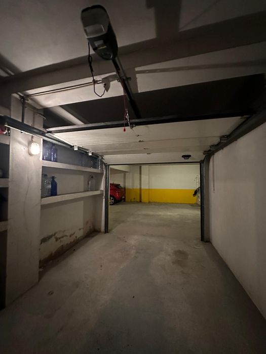 Garagem fechada para arrendamento