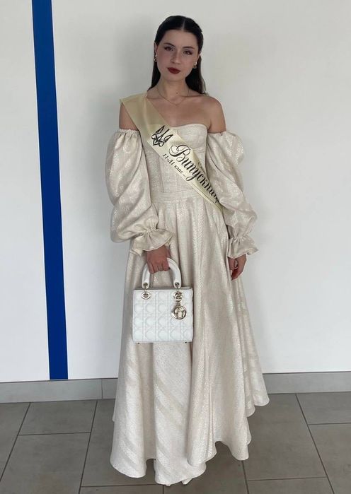 Вечірня/випускна сукня