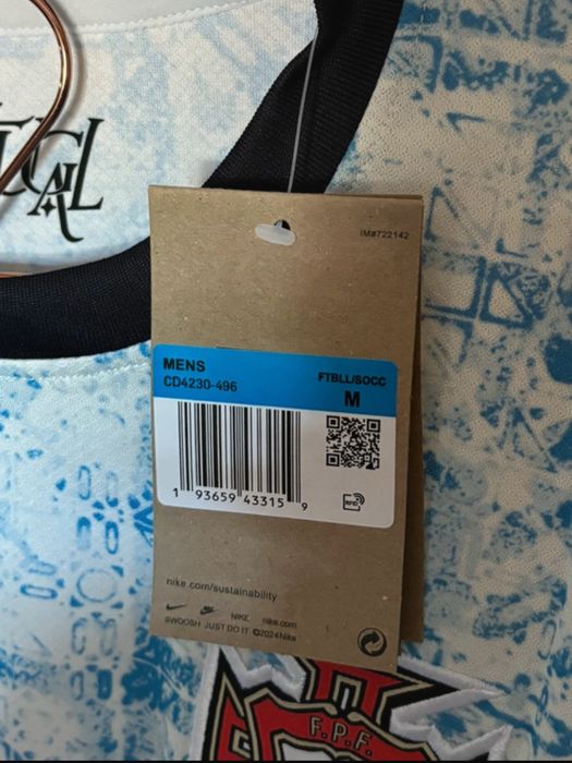 Canisola alternativa de Portugal da época 22/23 com o n° 21