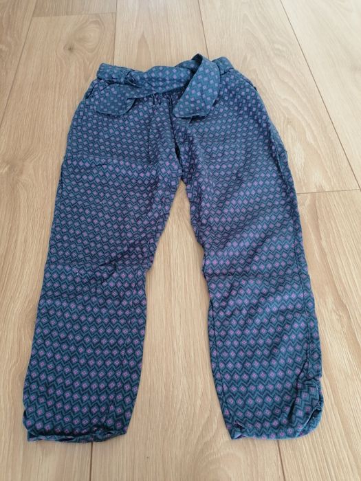 Przewiewne spodnie na lato 122