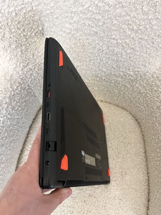 Asus Rog GL702VM i7-6700HQ 16ram Nvidia gtx 1060 6gb 17.3inch FHD