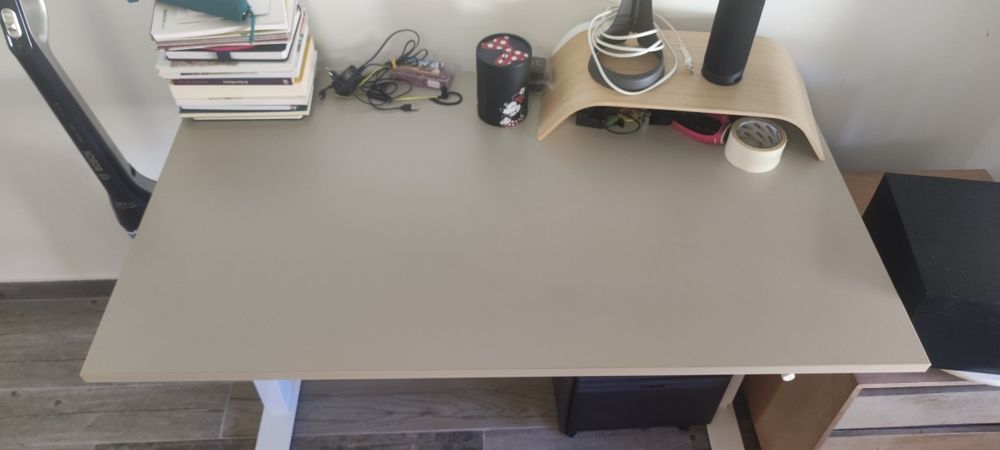 Secretária IKEA TROTTEN 120x70 com elevação