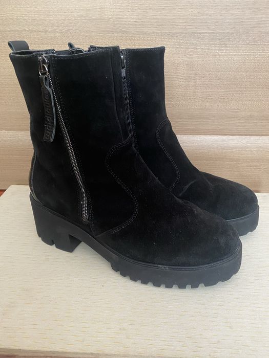 Жіночі замшові сапожки