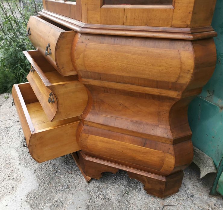 * Witryna, brzuchatka neobarokowa* transport