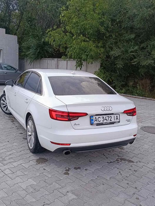 Audi A4 2017 2.0 TFSI — Идеальное состояние!
