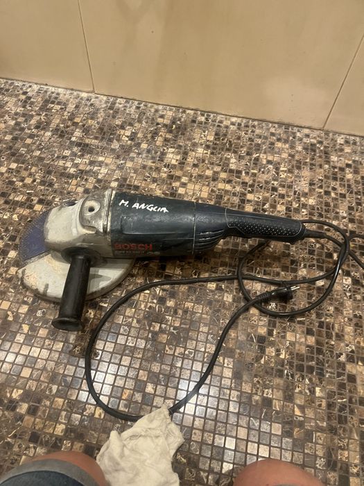 Szlifierka katowa bosch 230