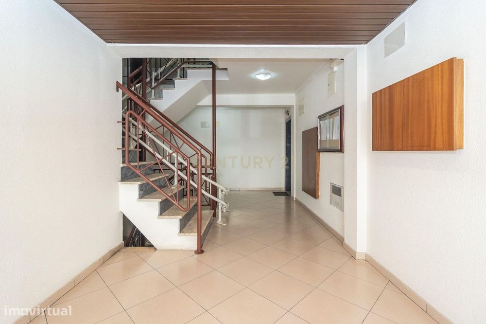 T3 c/ 121m2 e vista deslumbrante sobre o rio Sado + Sótão Remodelado d