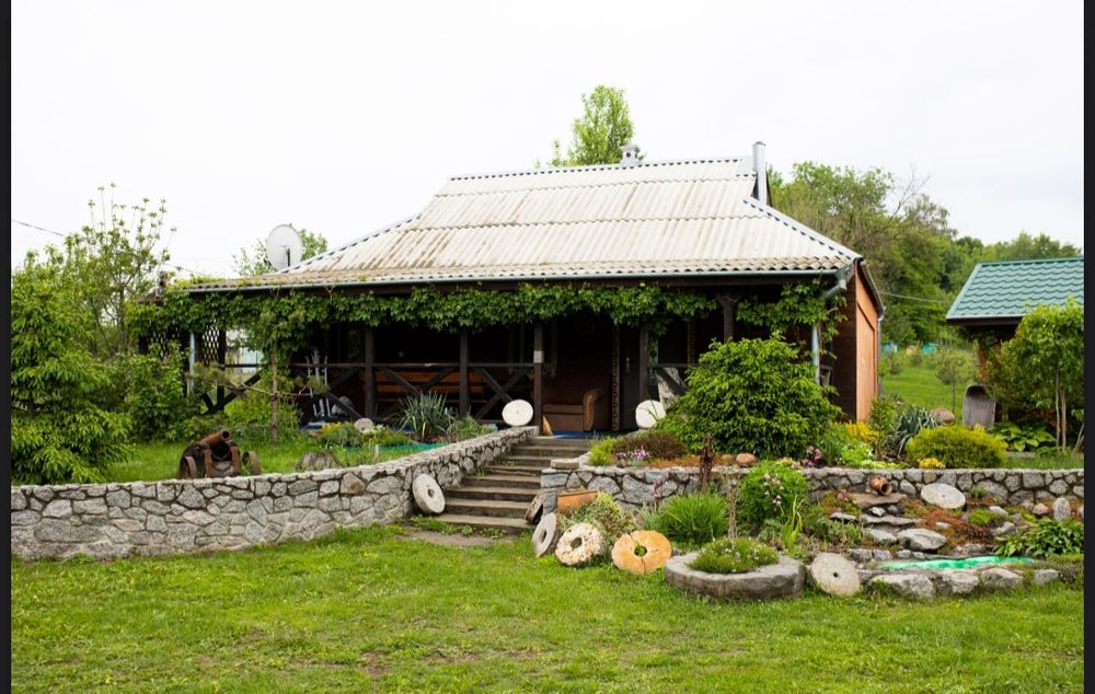 Будинок для відпочинку 100 км від Києва