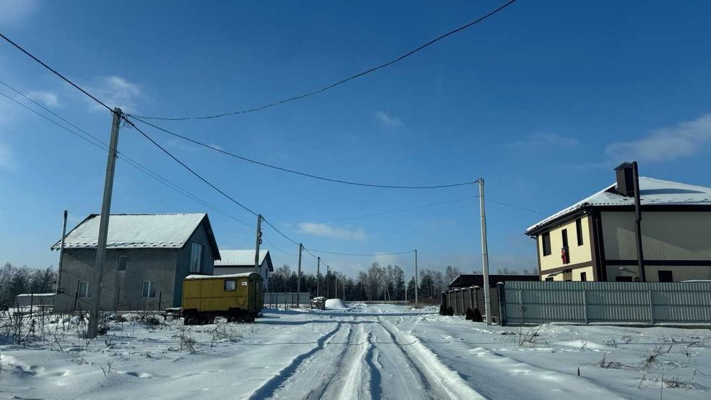 Продаж видової ділянки 8 соток в хорошому спокійному місці.