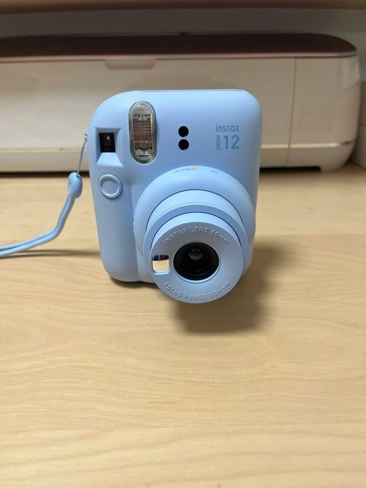 Câmara Instax Mini 12 Pastel Blue + Bolsa Oficial + Recarga Filme Instax Mini