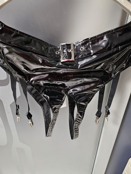 Latexowy pas do pończoch