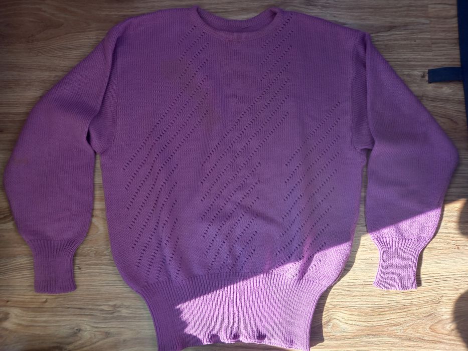 Lawendowy sweter