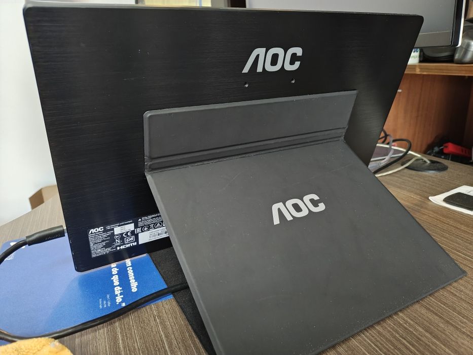 AOC 16T2 Portable Monitor64284549153665123
