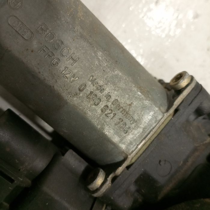 Motor de vidro traseiro esquerdo - AUDI A6 (4B2, C5) | 97 - 05