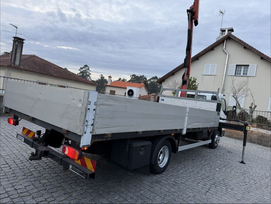Mitsubish canter com grua de 13 m + Estrado