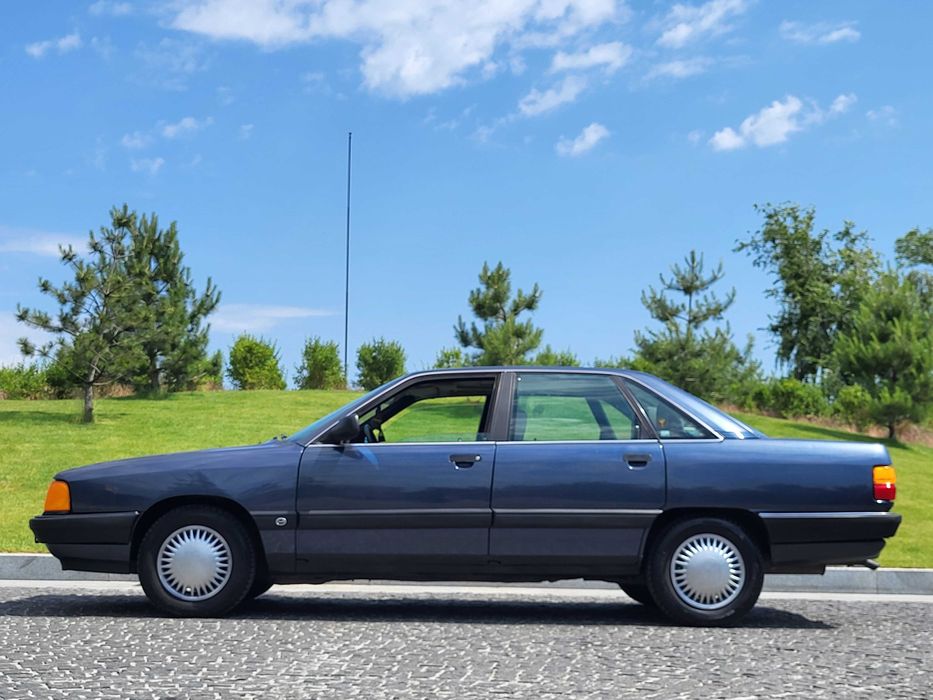 AUDI-100 C3- exclusive-Old Car
