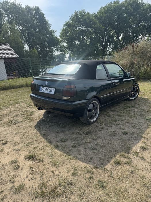 Golf cabrio 1.8 beznyna