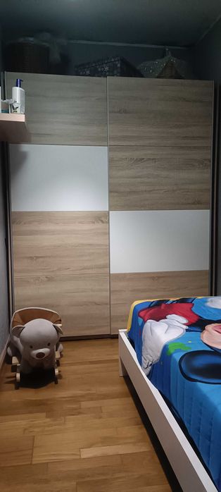 Quarto duplo com roupeiro