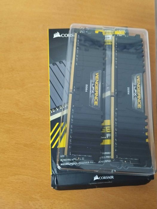 Corsair VENGEANCE LPX 16GB (2 x 8GB) DDR4 DRAM 3200MHz C16