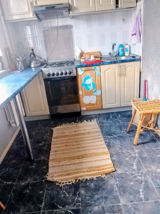 Салтовка, 625 м/р, ул Амосова, 25. Сдам 3 кв-ру.