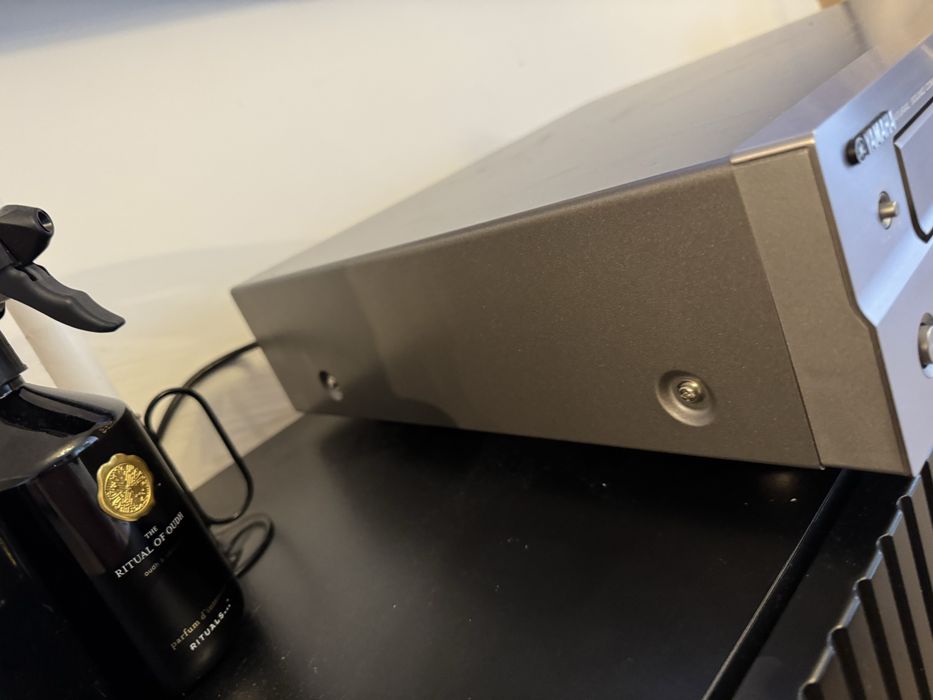 Odtwarzacz CD Yamaha CDC-697