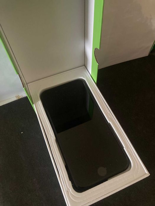 Apple iPhone SE 3ra Gen, 256GB