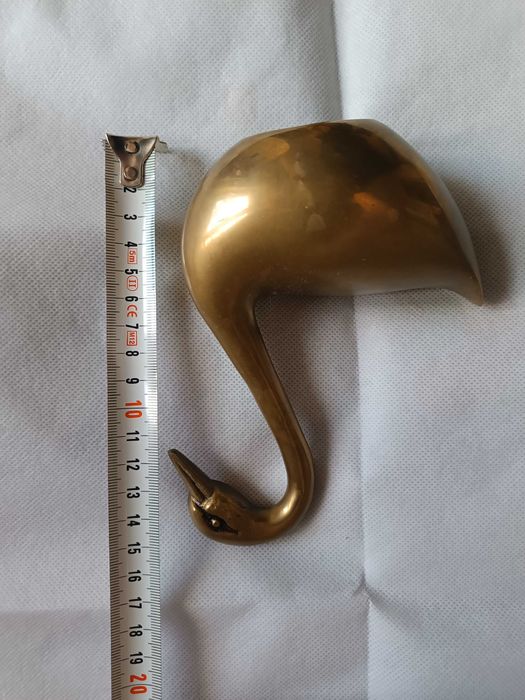 Cisne em latão antigo