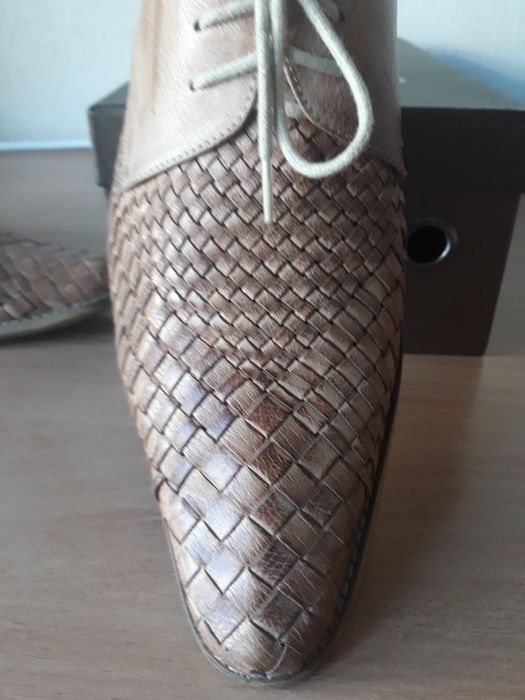Класні чоловічі туфлі ESCADA