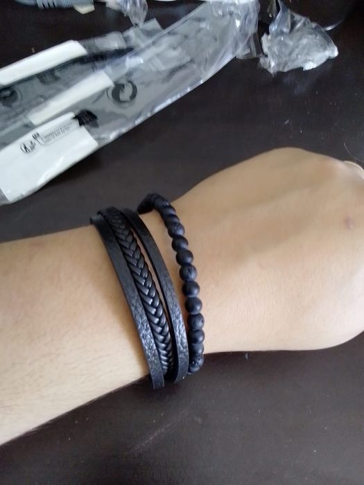 Conjunto 2 Pulseiras Masculinas Pretas - Couro Sintético e Pedras Vulcânicas