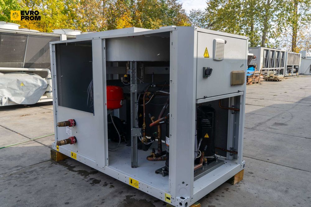 Чіллер / Чиллер CARRIER RBSY045B0023 PE 44 кВт. Охолоджувач рідини.