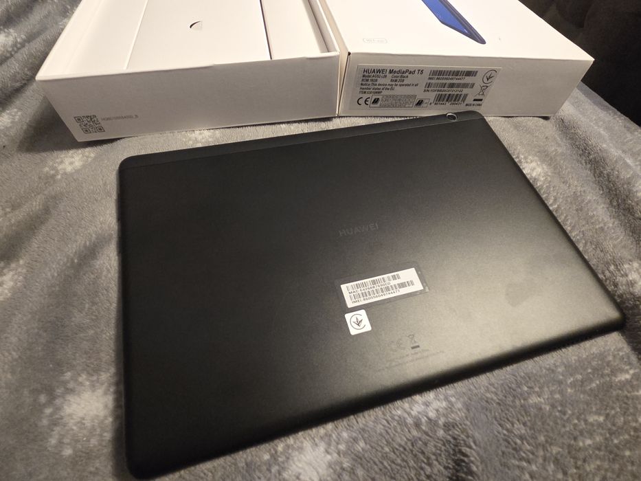 Tablet HUAWEI MediaPad T5 + etui
