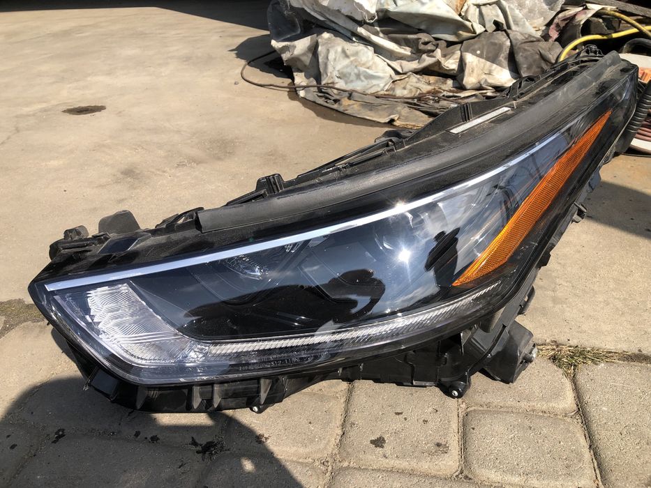 Фара ліва тойота хайлендр