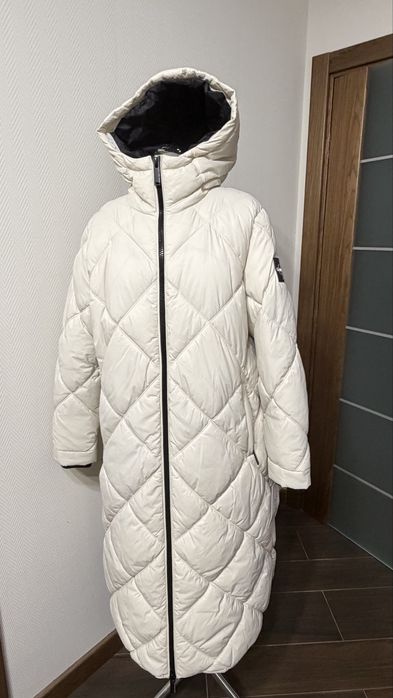 Пальто пуховик жен. Calvin Klein