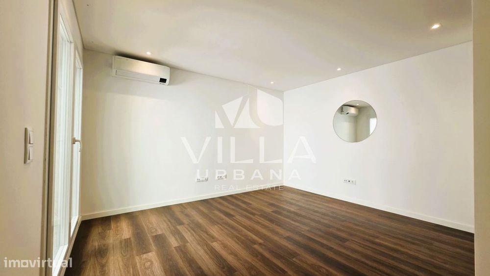 Apartamento T2 c/ Espaço Exterior localizado no Centro de Almada