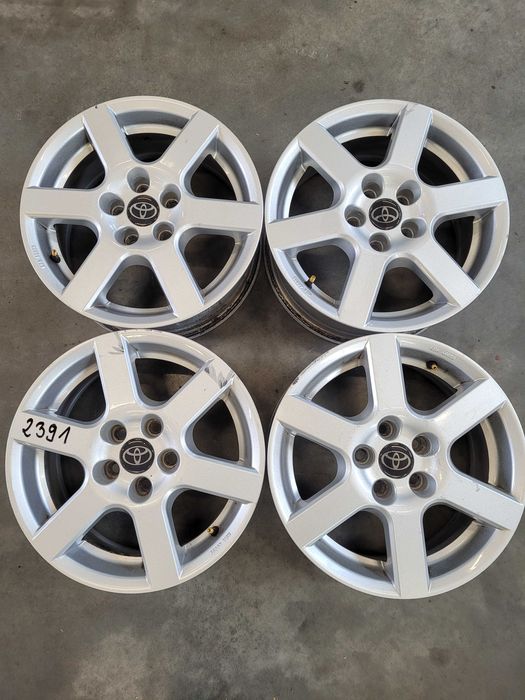 Felgi aluminiowe r 15 toyota 5 x 100